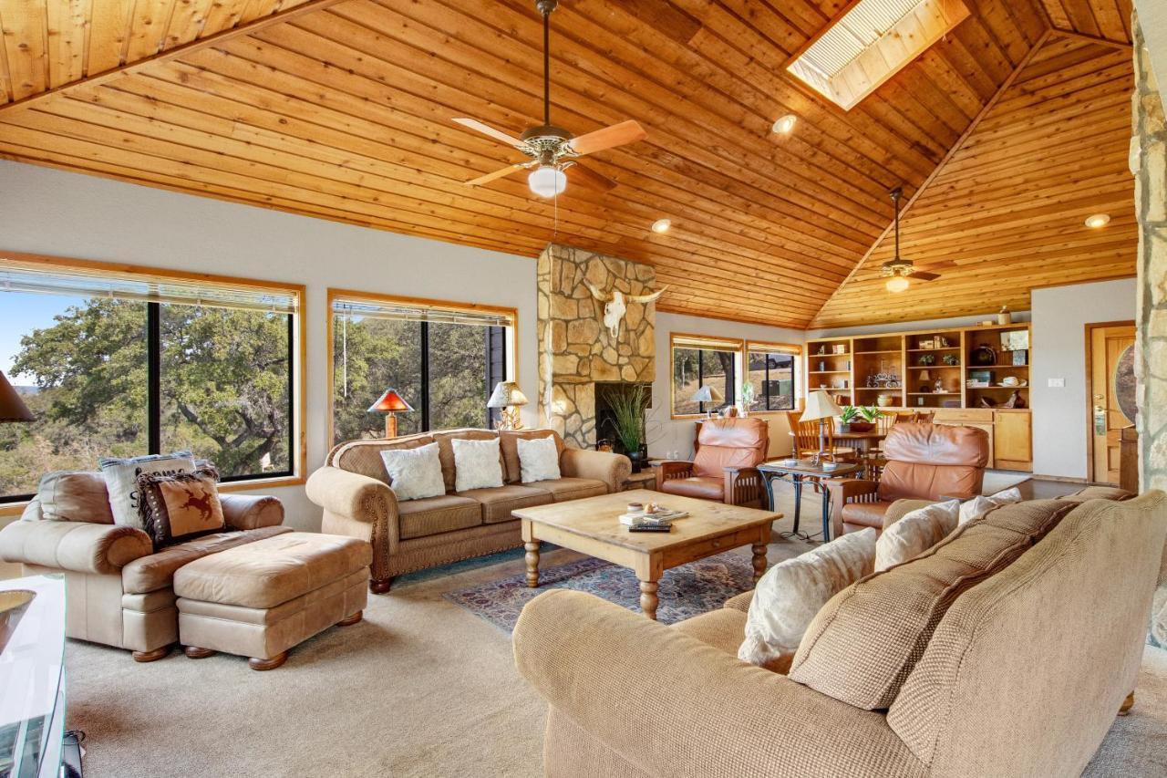 Spicewood Treehouse Villa Buitenkant foto